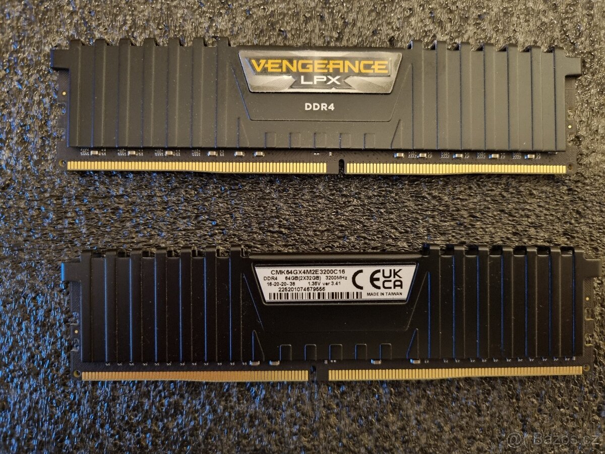 Corsair 64GB KIT DDR4 3200MHz CL16 Vengeance LPX černá