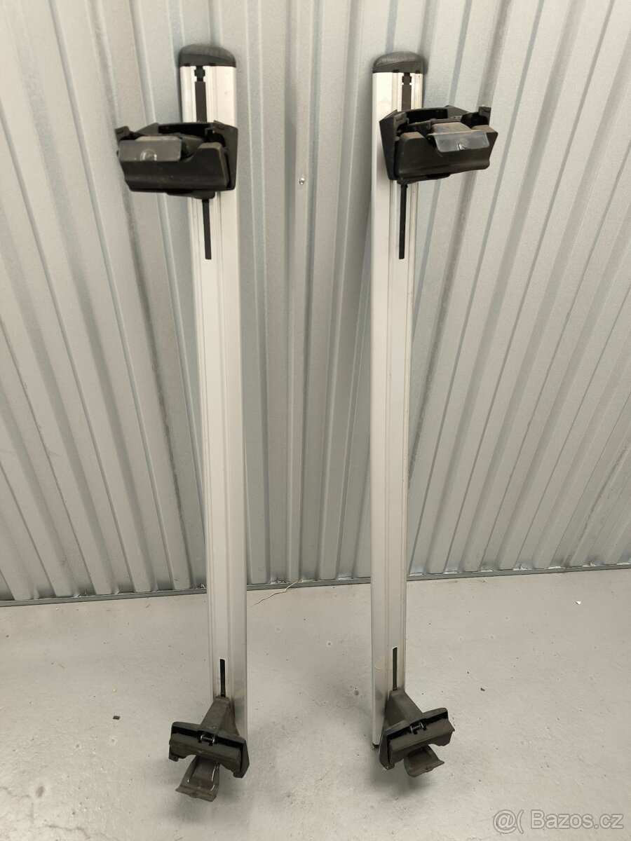 Thule WingBar na Škoda Octavia II – na holou střechu