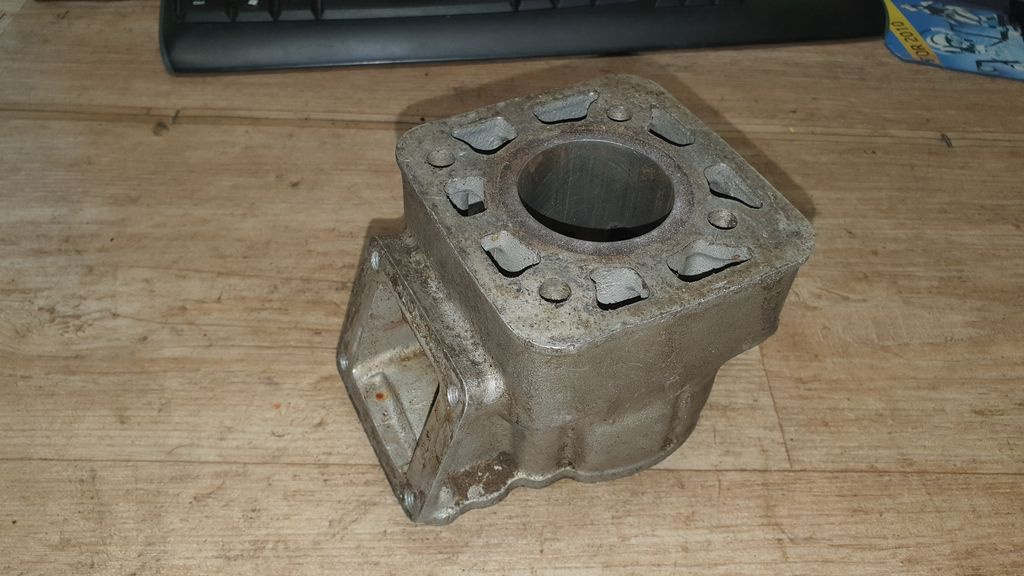 Díly z motoru SUZUKI RG 80 Gamma
