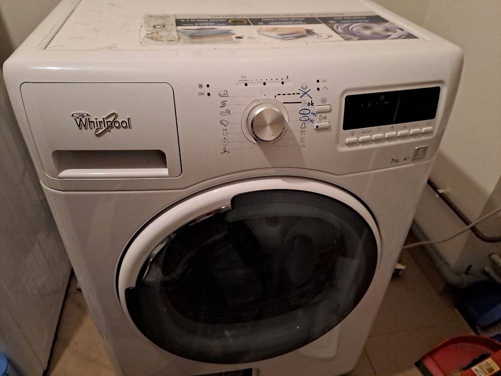 Prodáno 10.5. - Whirlpool AHIC 972