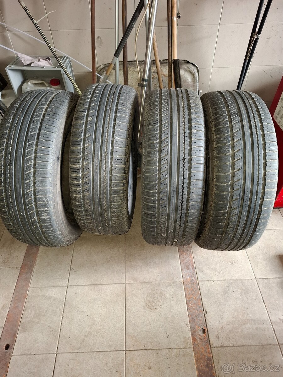 Pneu offroad 265/70/17 Nokian