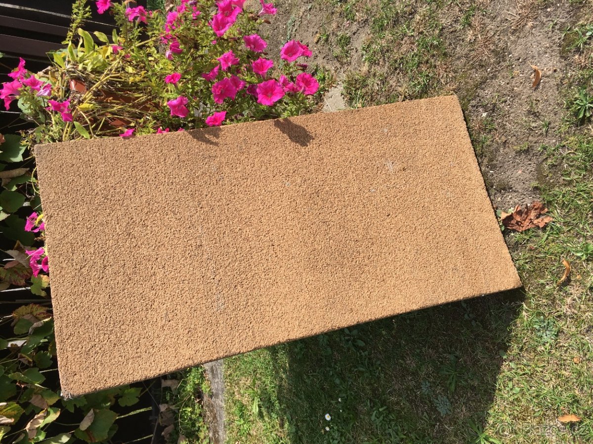 Prodám korkovou desku d.100 š.55 cm síla3,2 cm