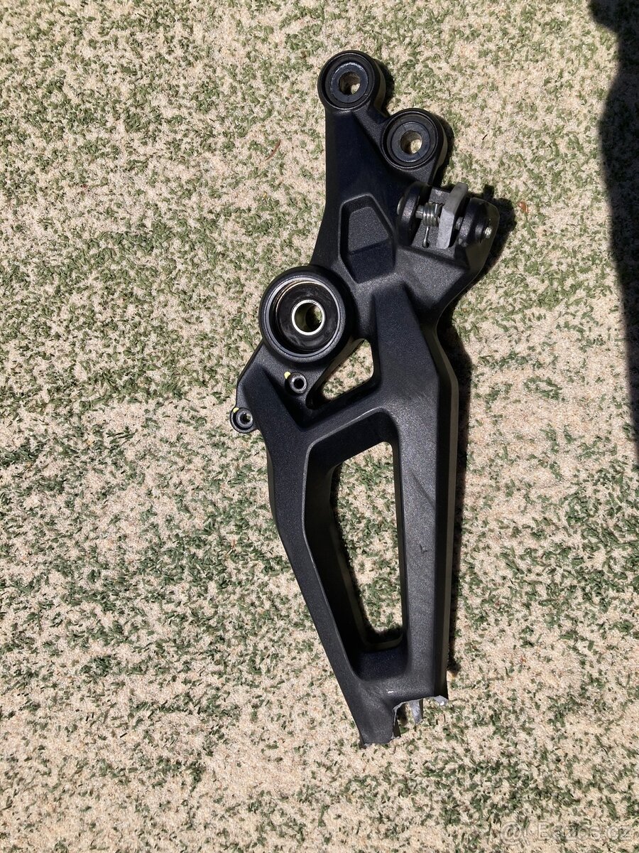 Stupačka DUCATI Monster 937 2021-2025