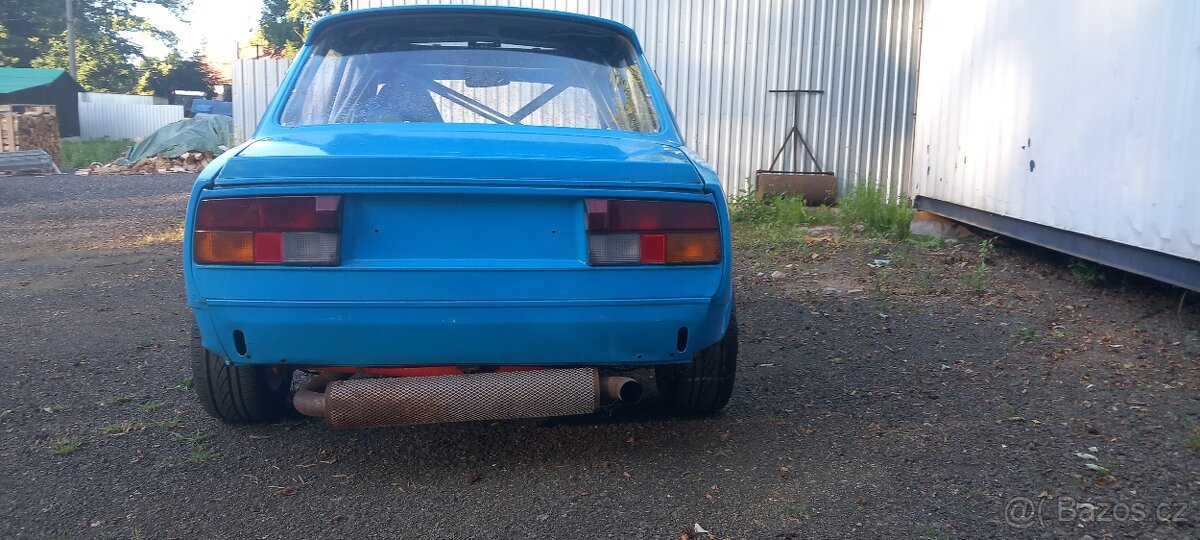 Škoda 130L s motorem 1,8 na závody