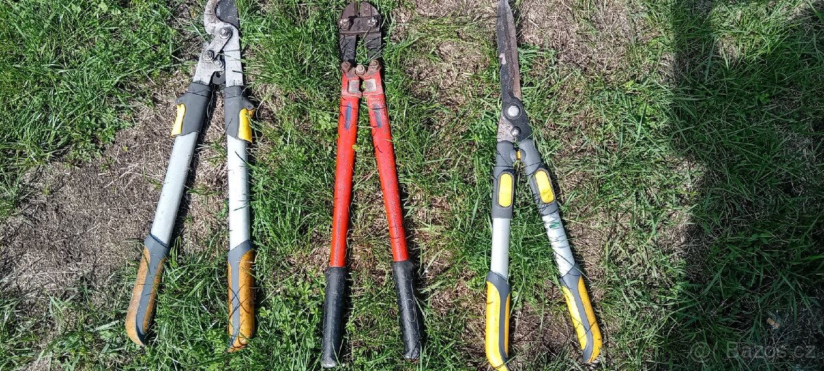 2x zahradní kleště teleskopické 1x štípací kleště