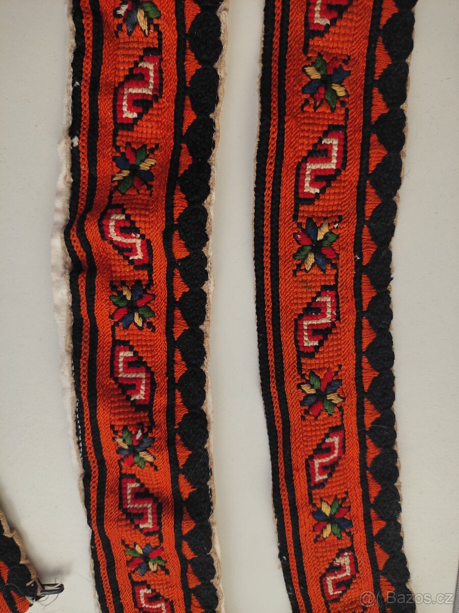 Krojová výšivka VLČNOV