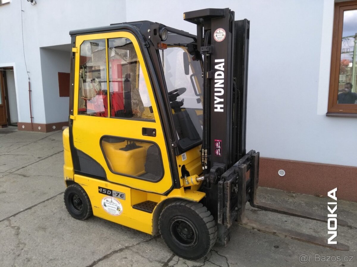 Vysokozdvižný vozik Hyundai 15D-7E, najeto 3.350 mth.