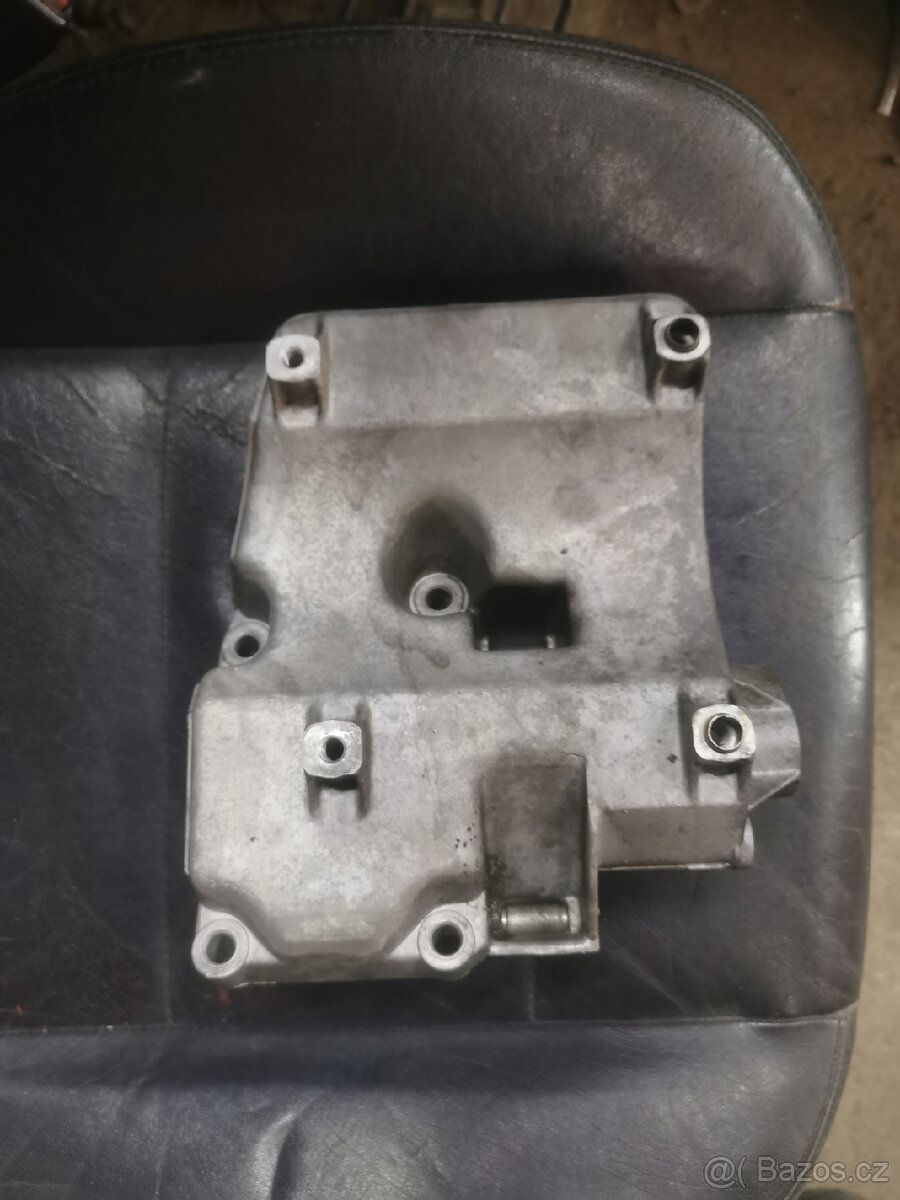 Držák klima kompresoru bmw M3