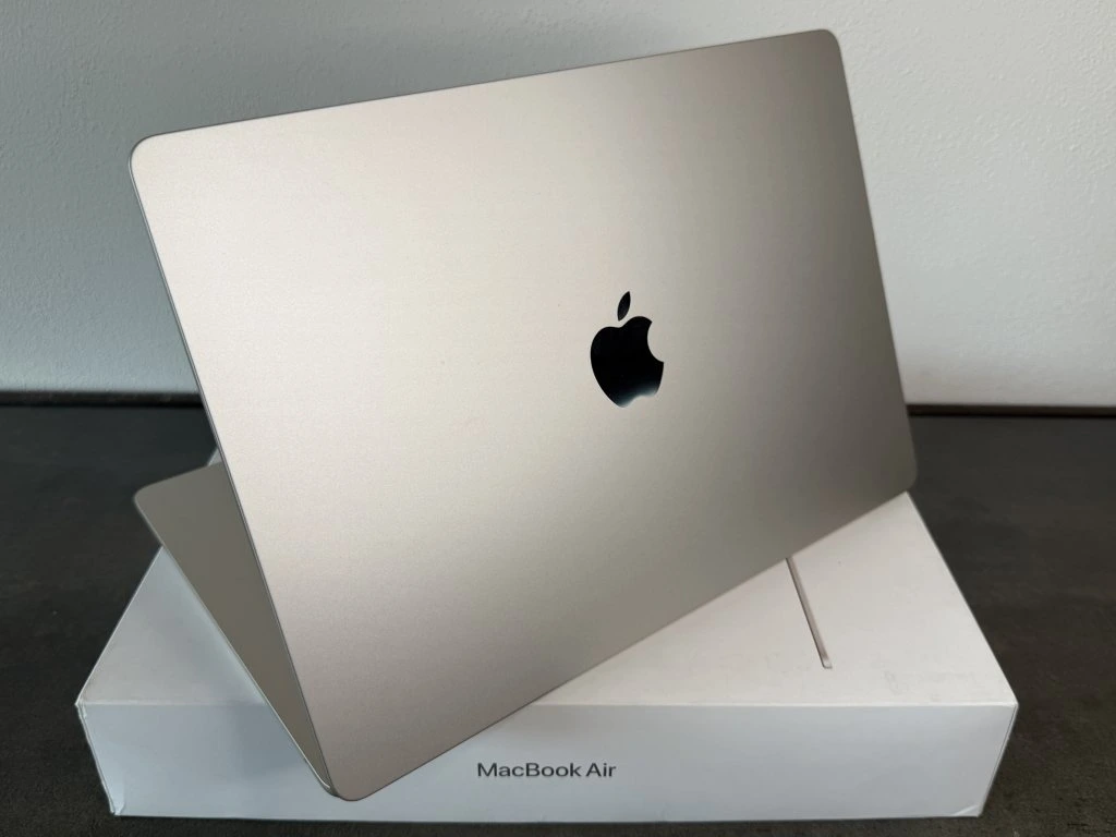 MacBook 15 m3 2024