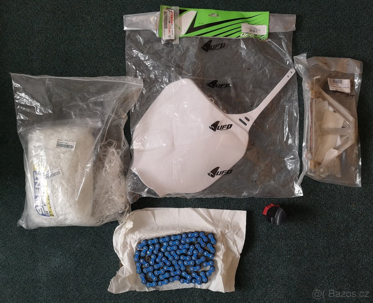 Mix věcí na Motokros Yamaha