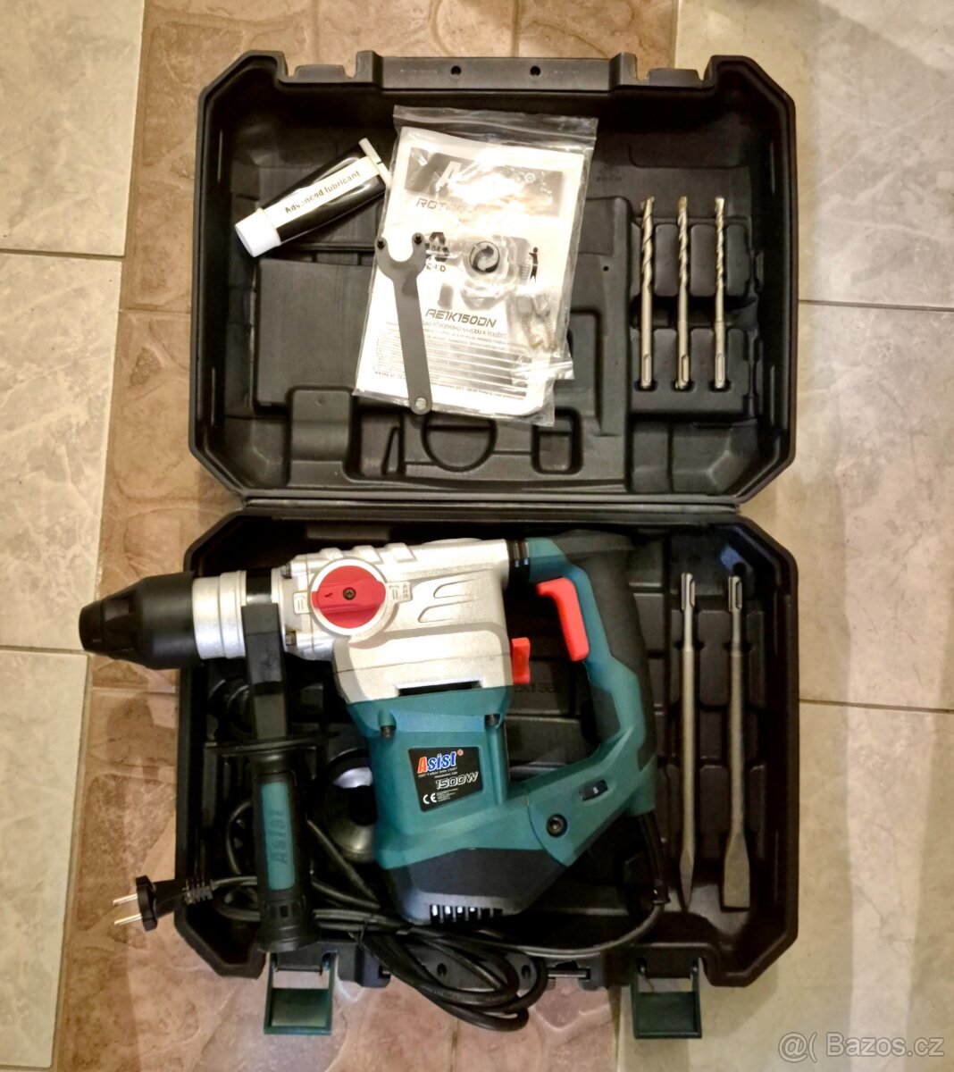 Vrtací kladivo s příklepem