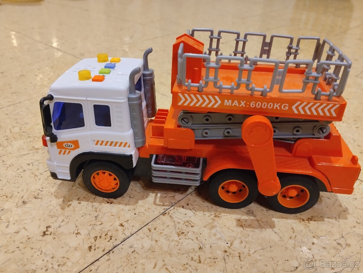 Nůžková plošina - auto