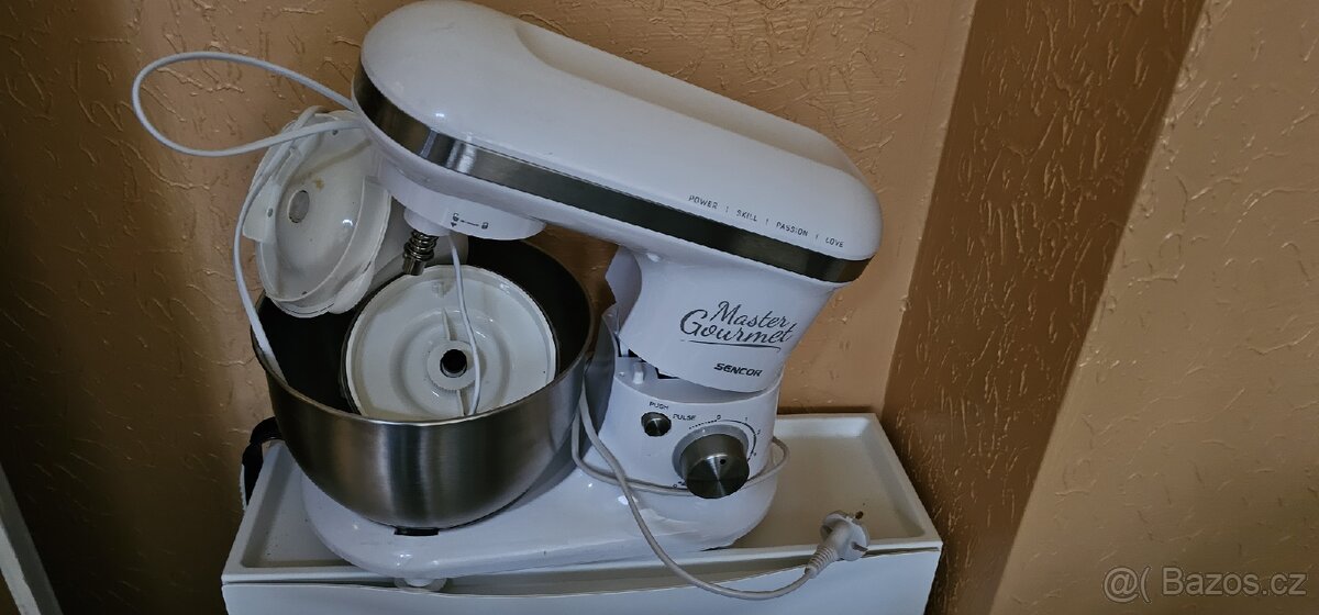 kuchyňský robot Sencor 3620WH-EUE3.