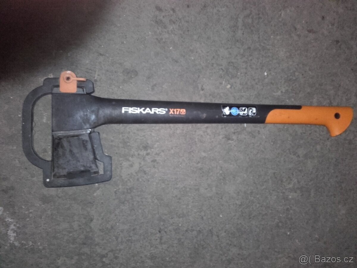 sekera fiskars X17