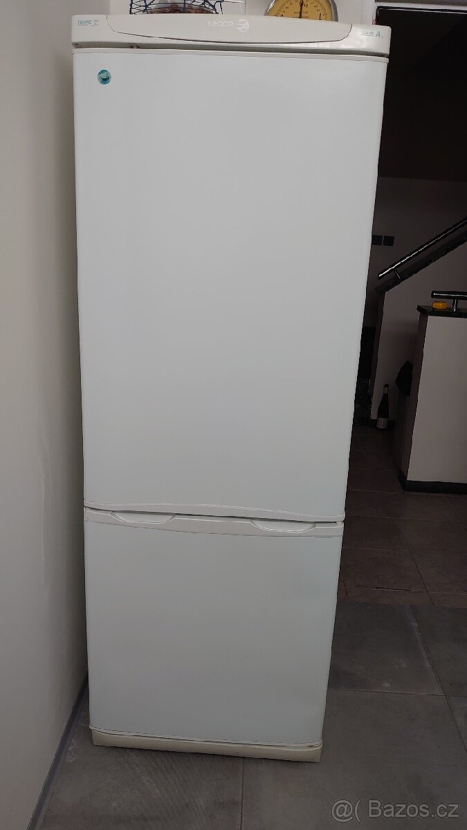 Chladnička / lednička s mrazákem FAGOR bílá