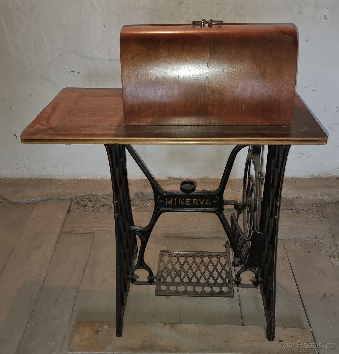 Šicí stroj Minerva Bobbin