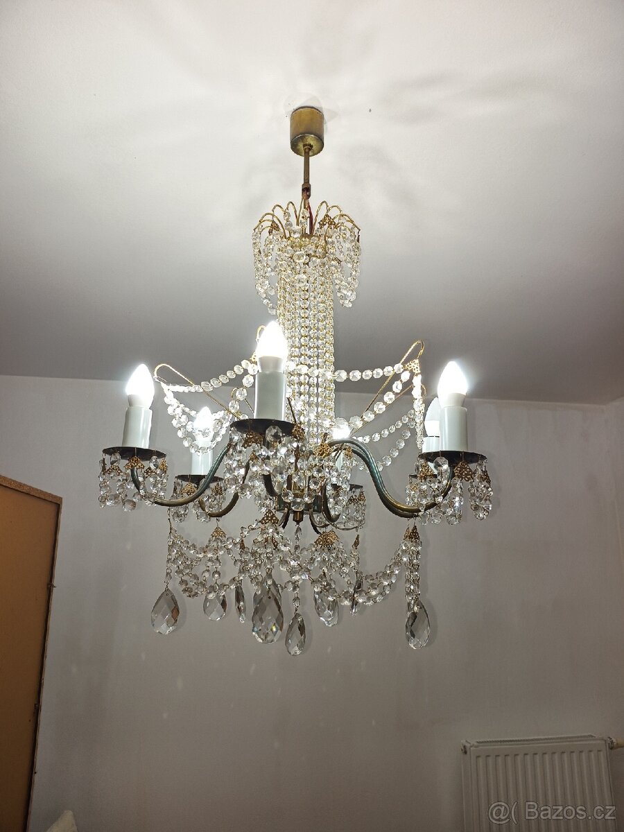 Křišťálový lustr