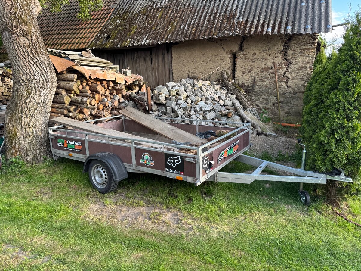 velký přívěs ložná plocha 300x175cm