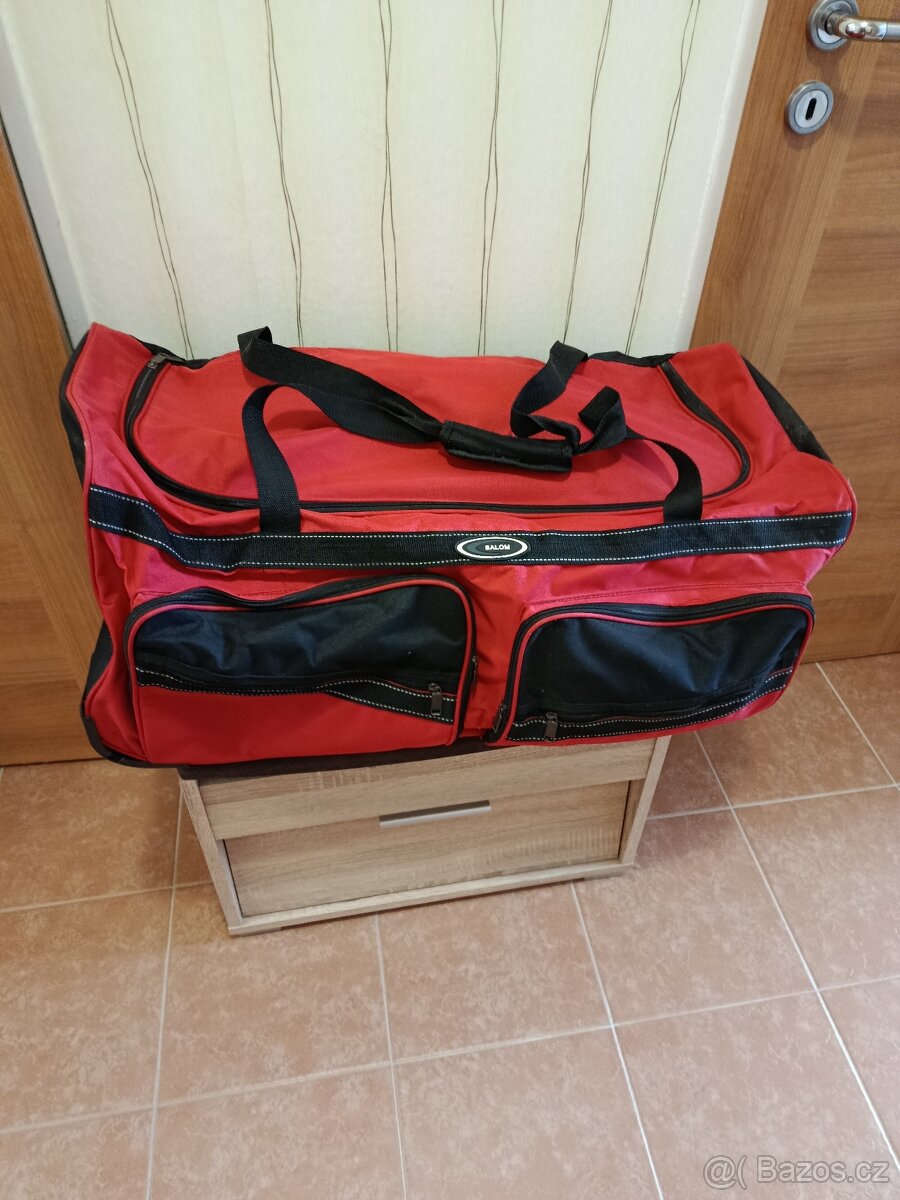 Cestovní taška.