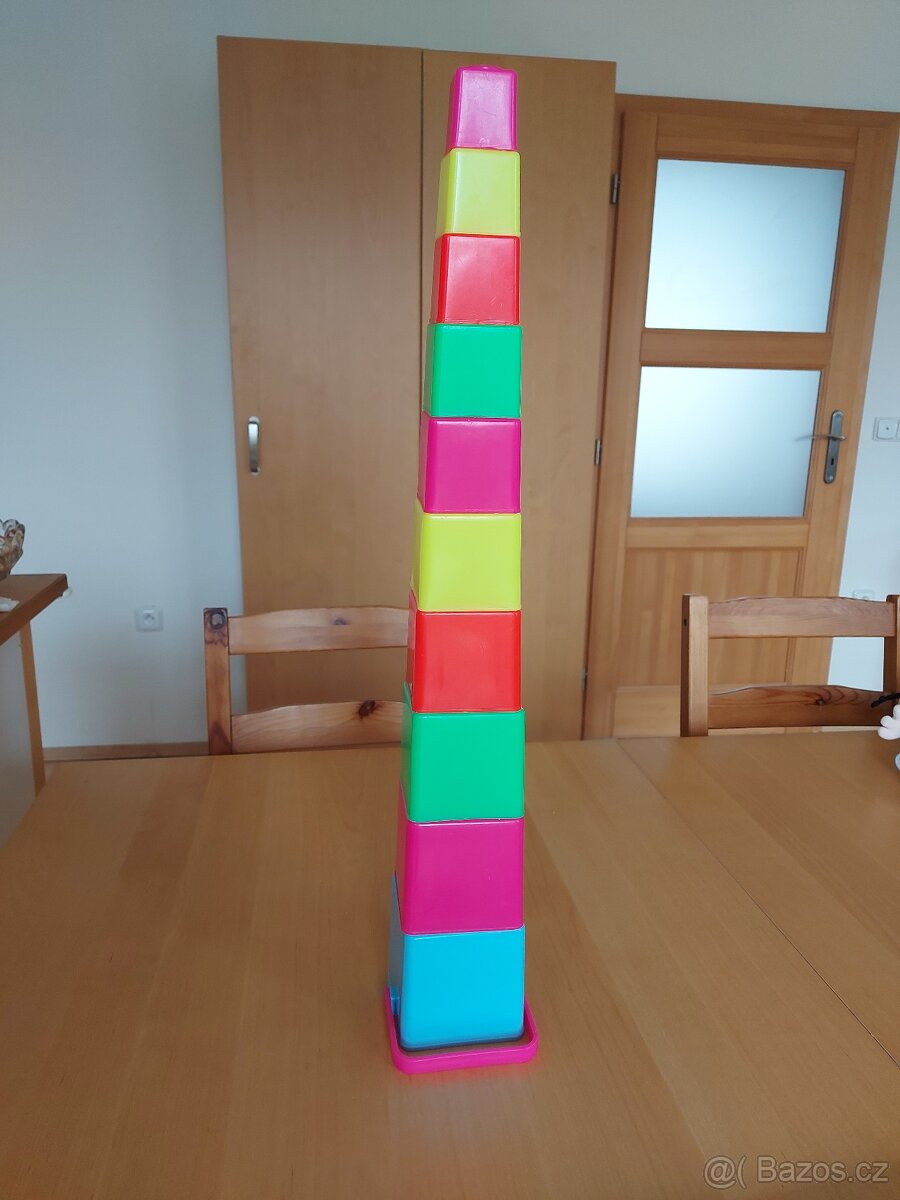 VKLÁDACÍ KOSTKY pro nejmenší