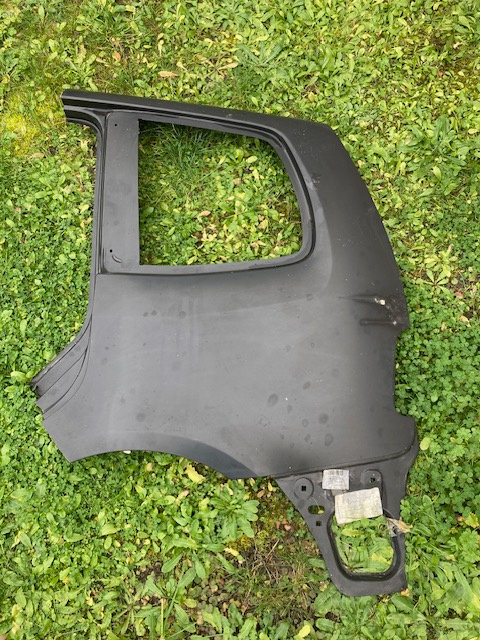 Levý zadní blatbík vw touran