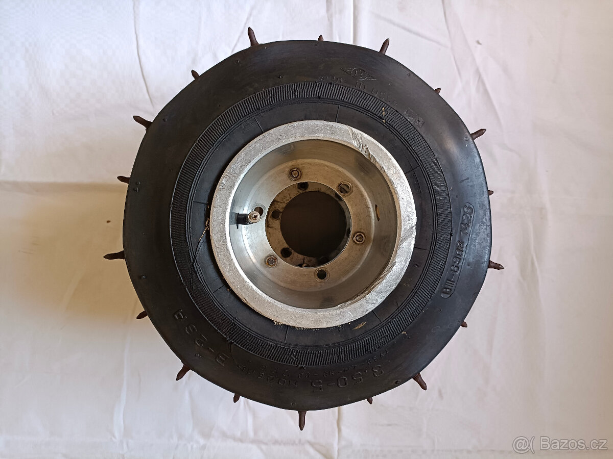 Motokára pneumatika barum continental stomil s hřeby apod.