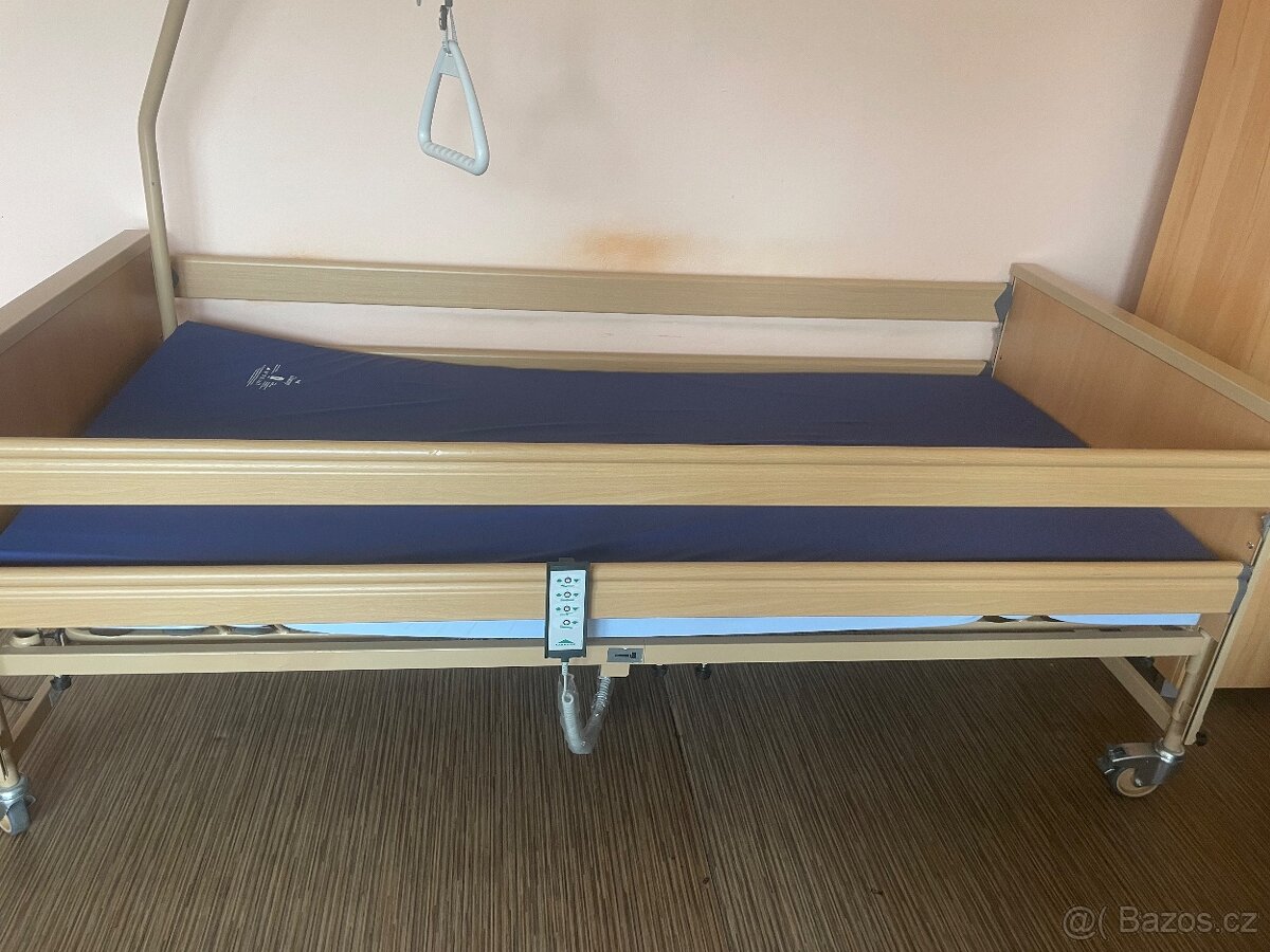 Elektrická polohovací postel