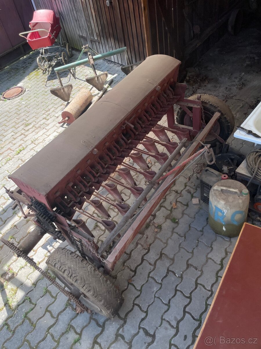 Seci stroj za traktor