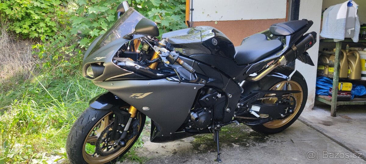 R1 Yamaha