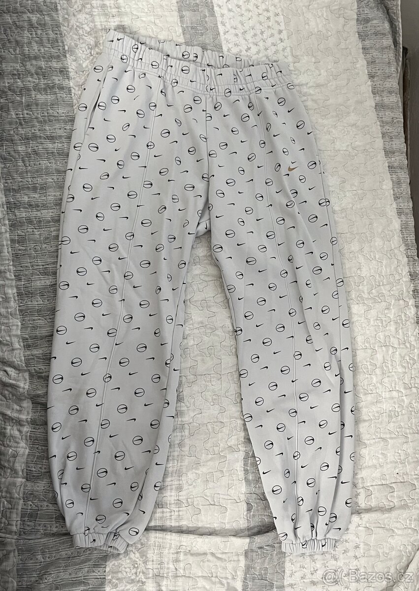 Nike Tepláky -M