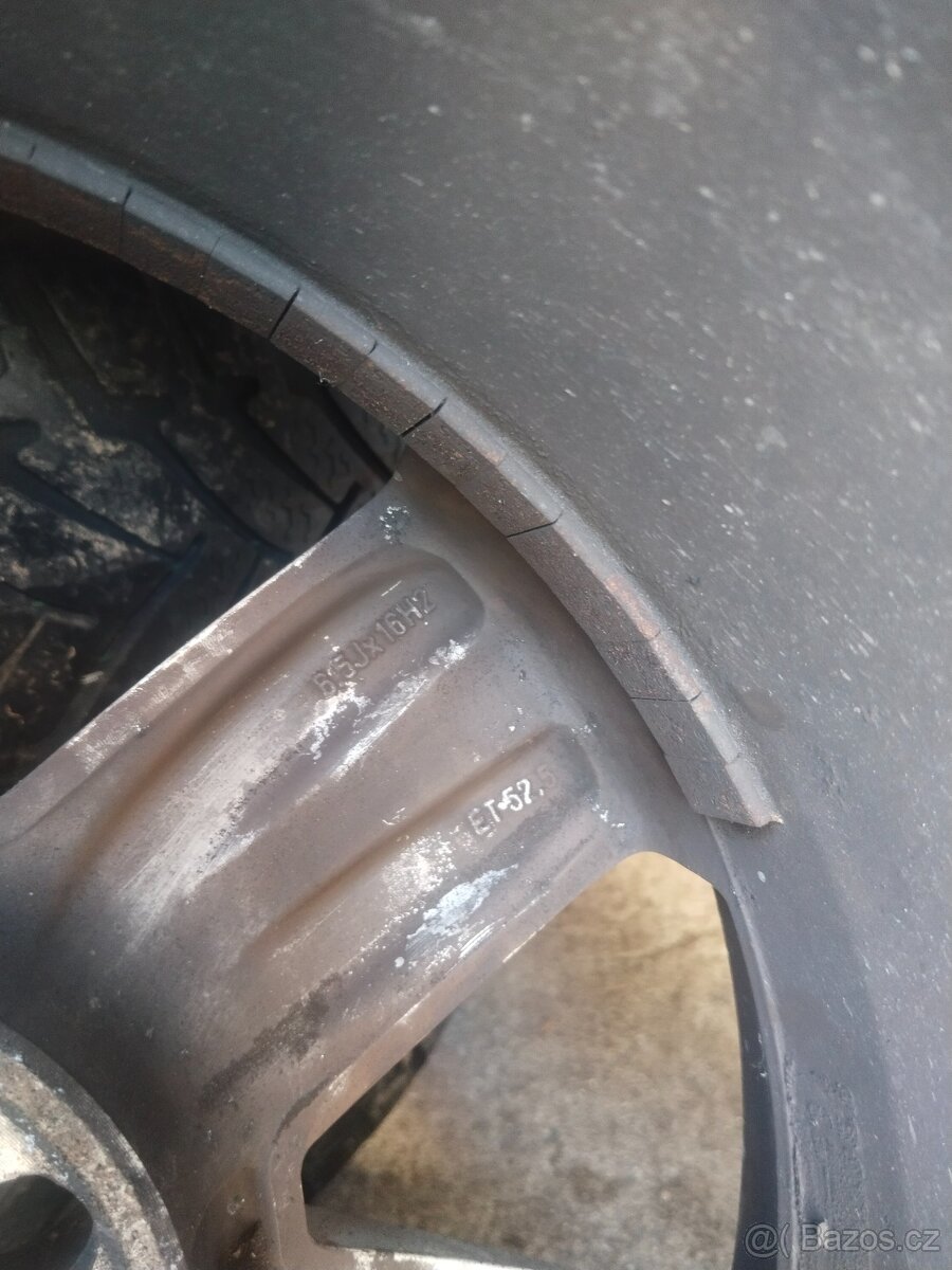 Letní pneu 205/55R16. 6.5jx16H2