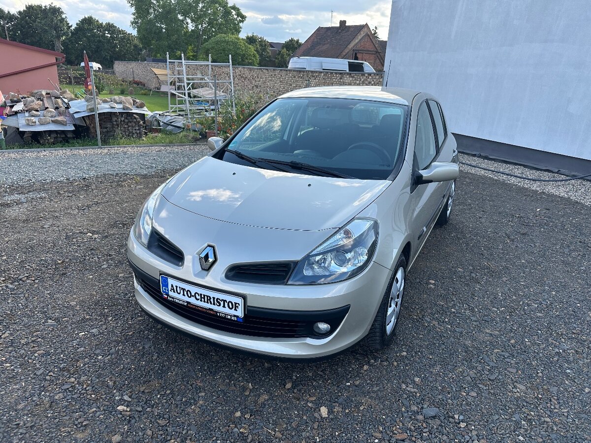 Renault Clio 1,6i 65KW MANUÁLNÍ KLIMATIZACE