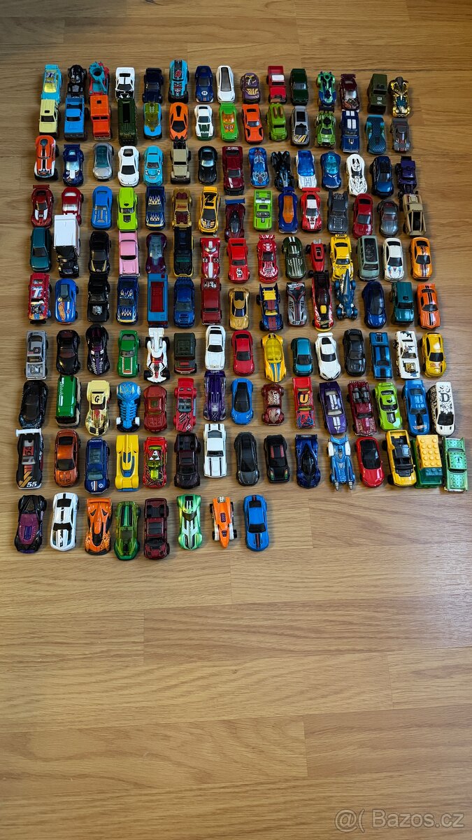 Hot Wheels 138x + box