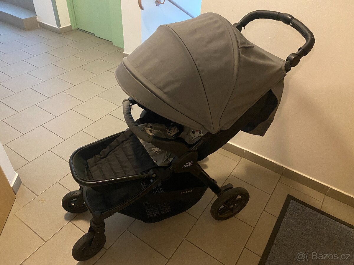 Kočárek Britax Römer B-Motion 4 Plus