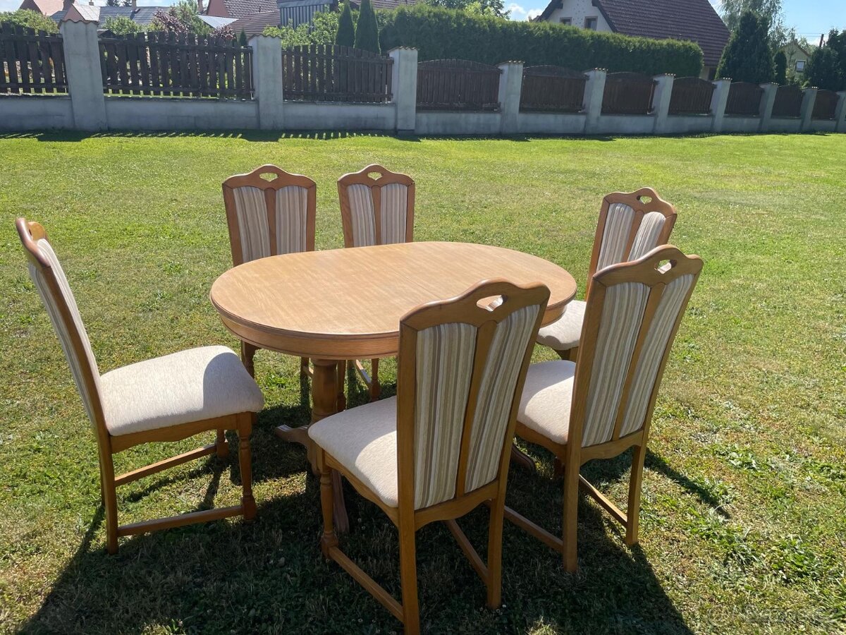 Jídelní stůl a židle