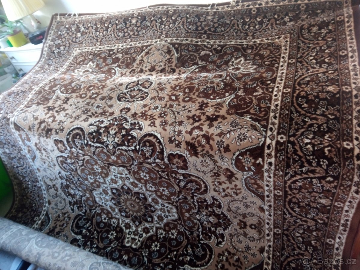 koberec vlněný orientální vzor