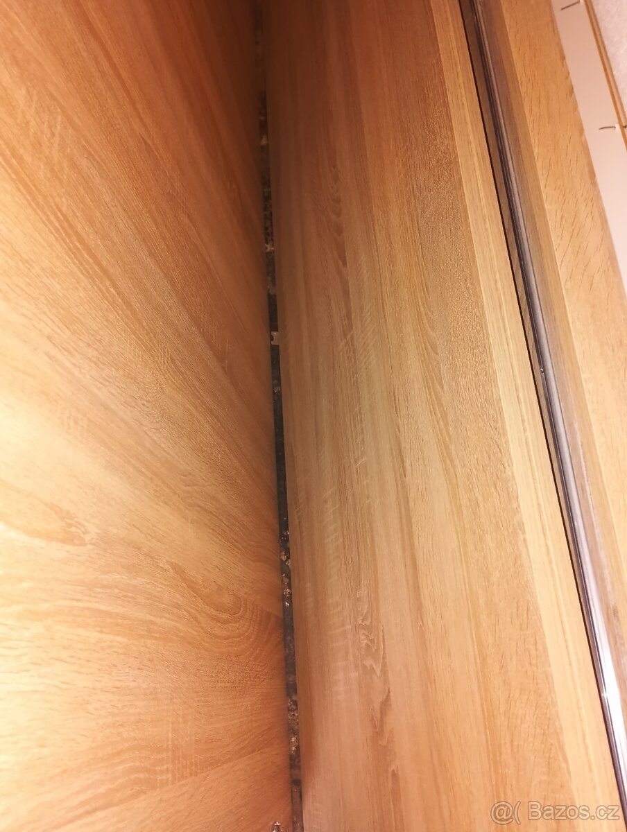 Velká šatní skříň