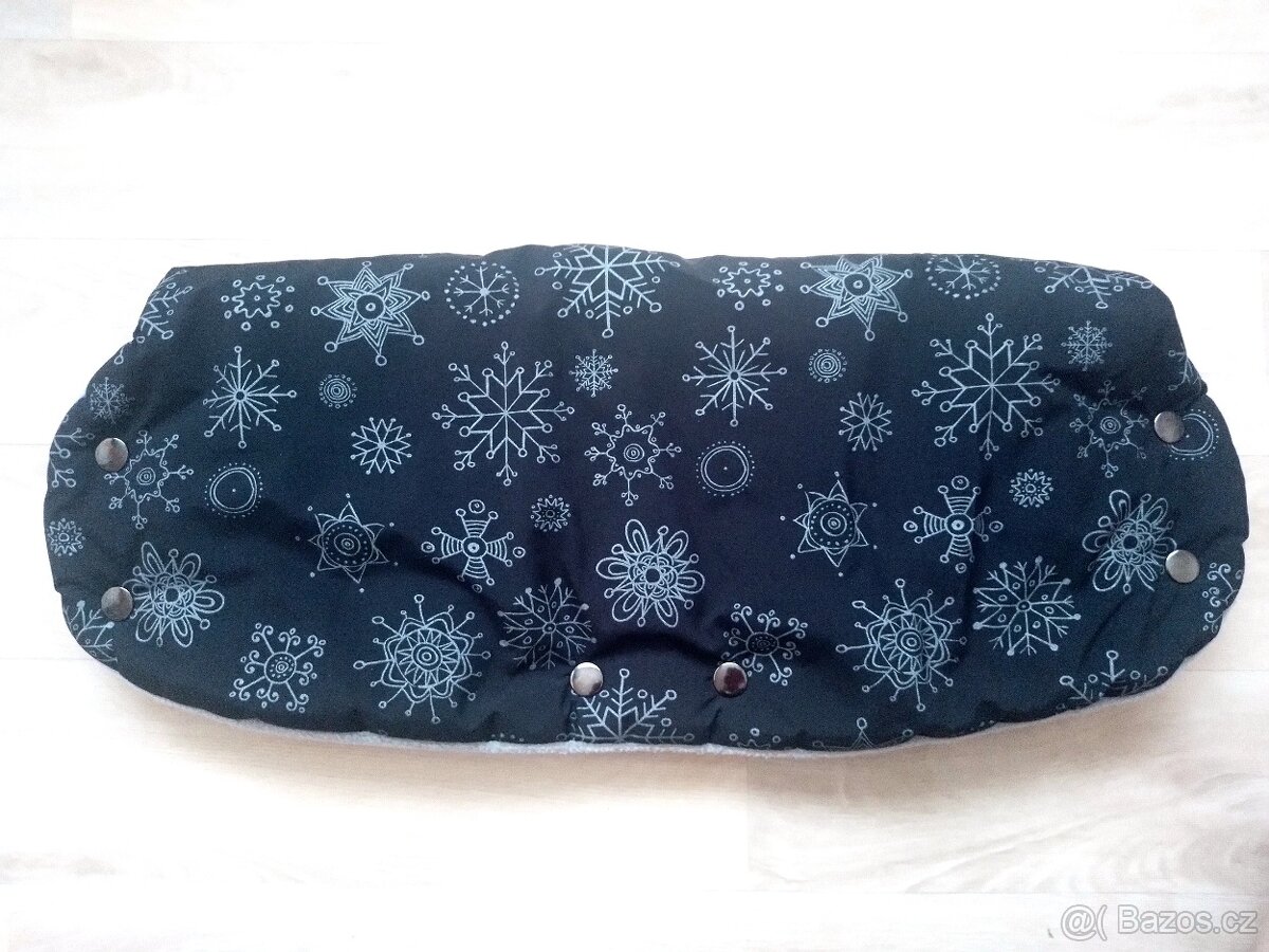 Zimní rukávník na kočárek zn. Emitex - vločky