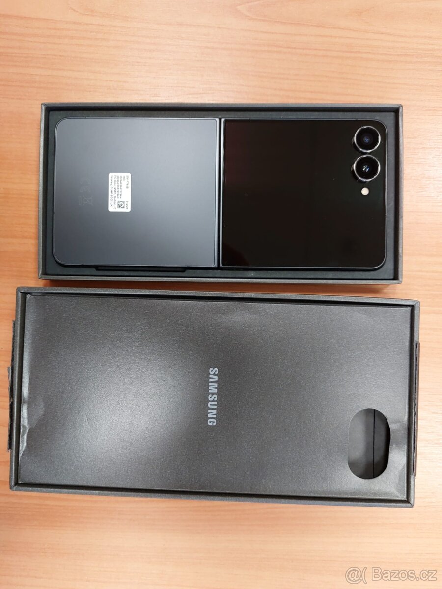 Samsung Galaxy Z FLIP7 12/512GB