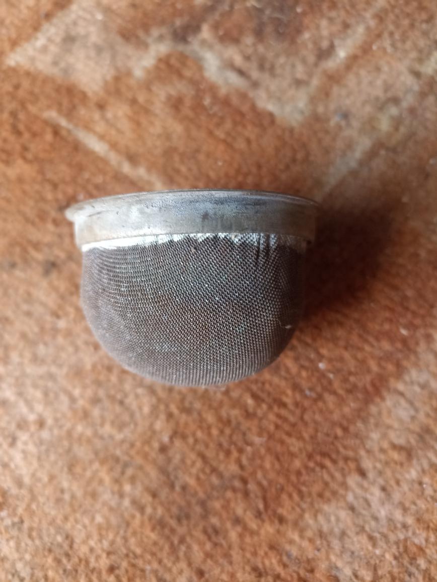 Záchyt reakce kola Jawa - Čz .sítko nádrže -