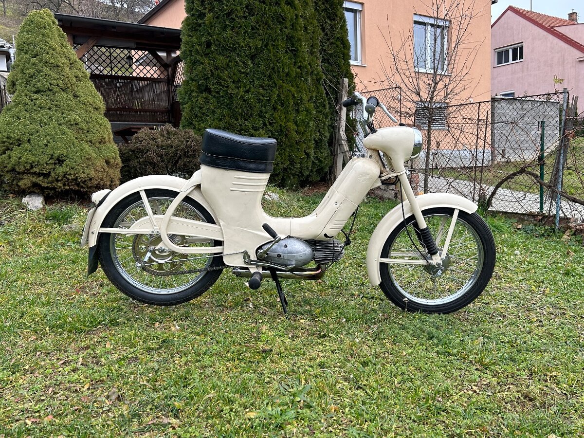 Jawa 550 pařez s TP a SPZ
