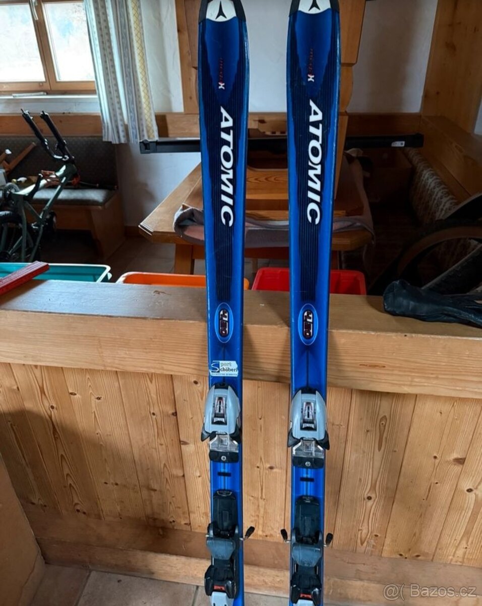 Lyže Atomic, délka 160 cm