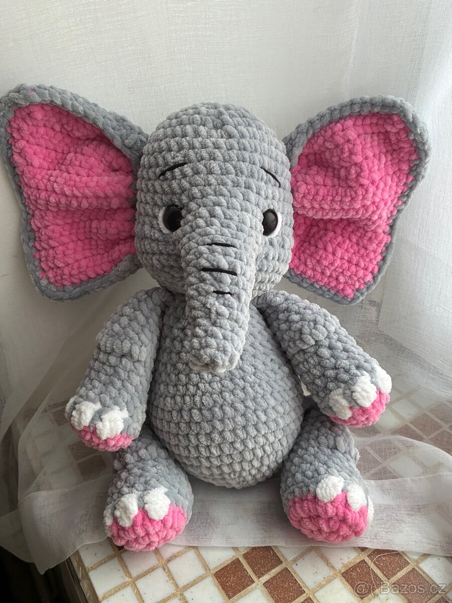 Háčkovaný Slon