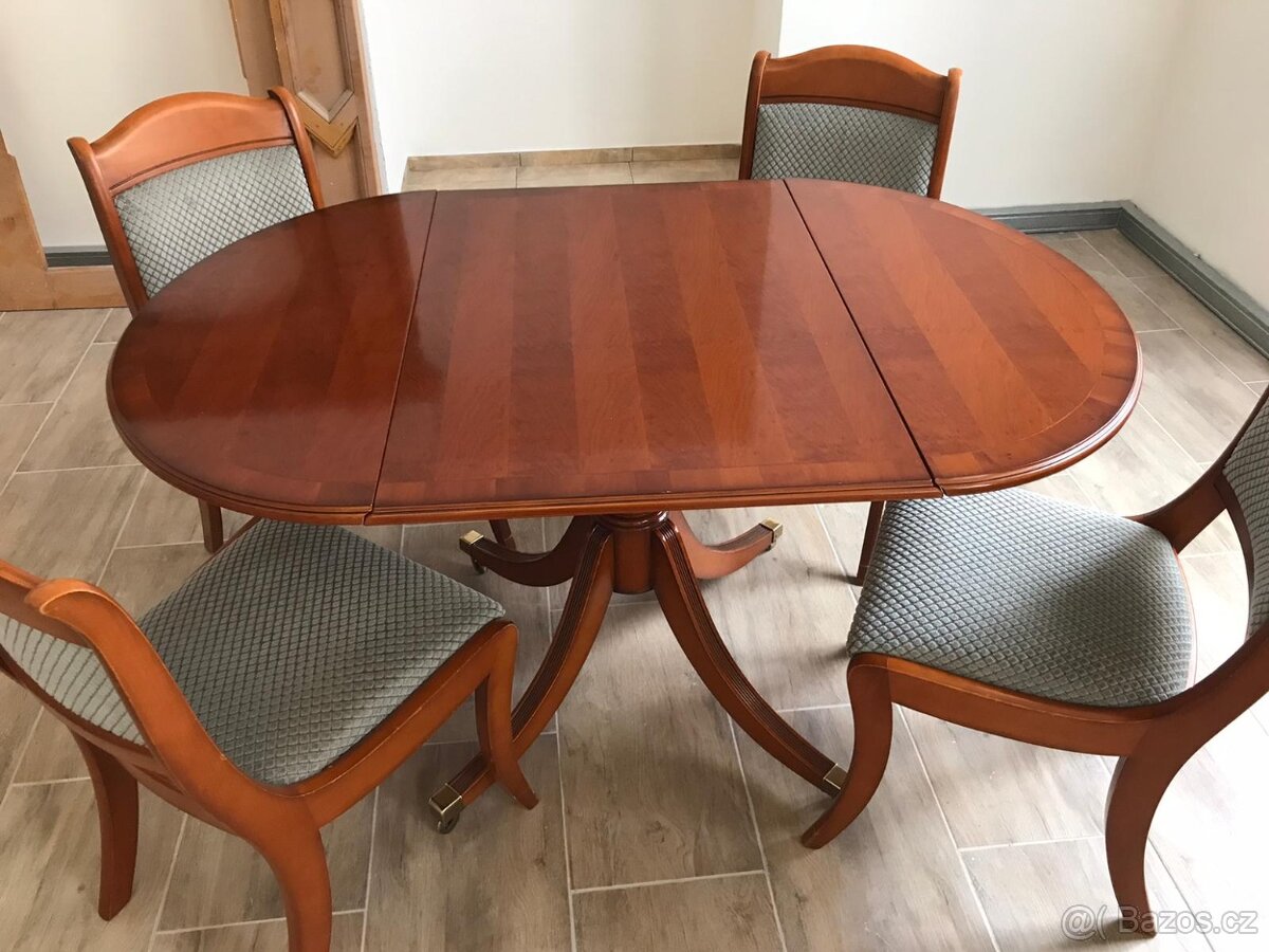 Jídelní stůl + 4 židle