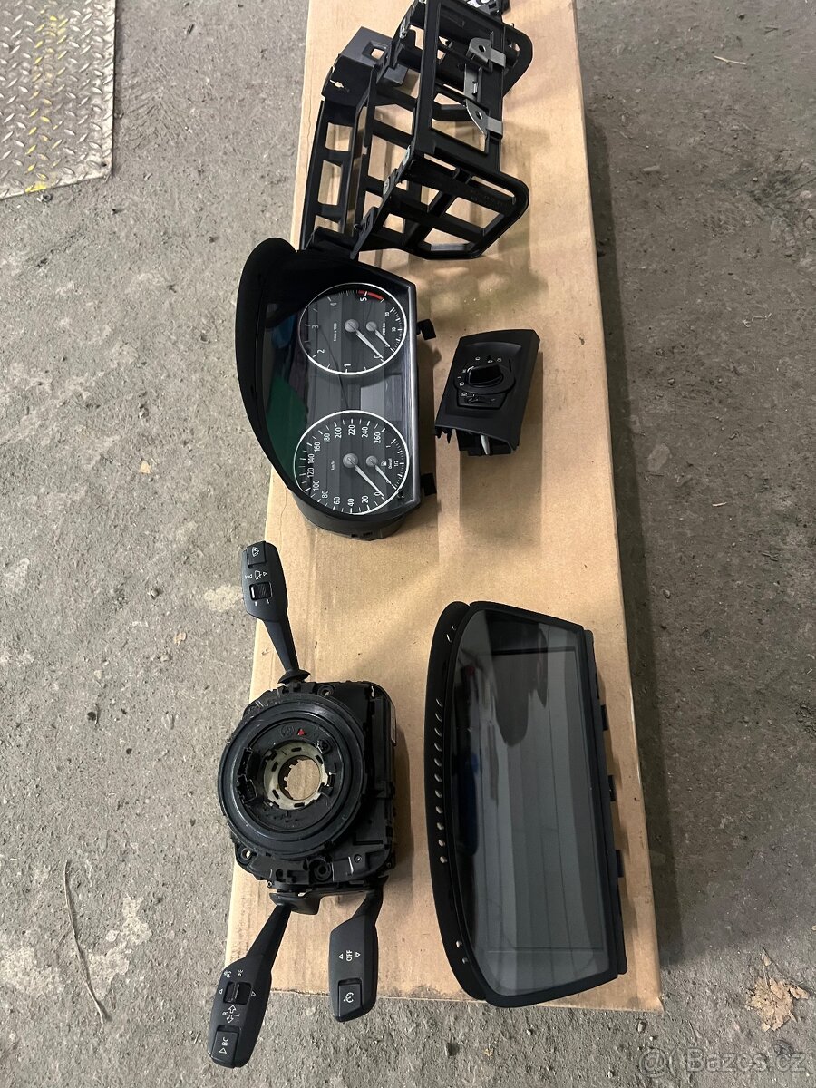 Bmw e91 320d 120kw náhradní díly