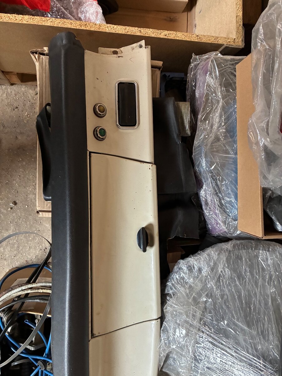 Palubní deska 1000mb