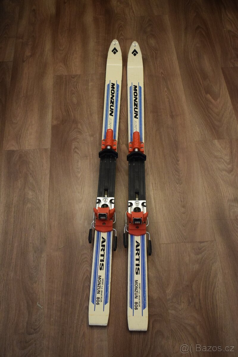 LYŽE A BOTY NA SKEABORD