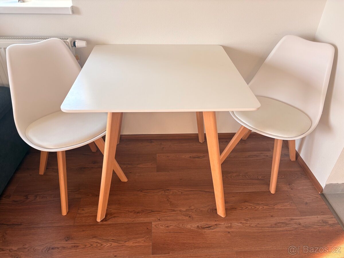 Stůl a židle