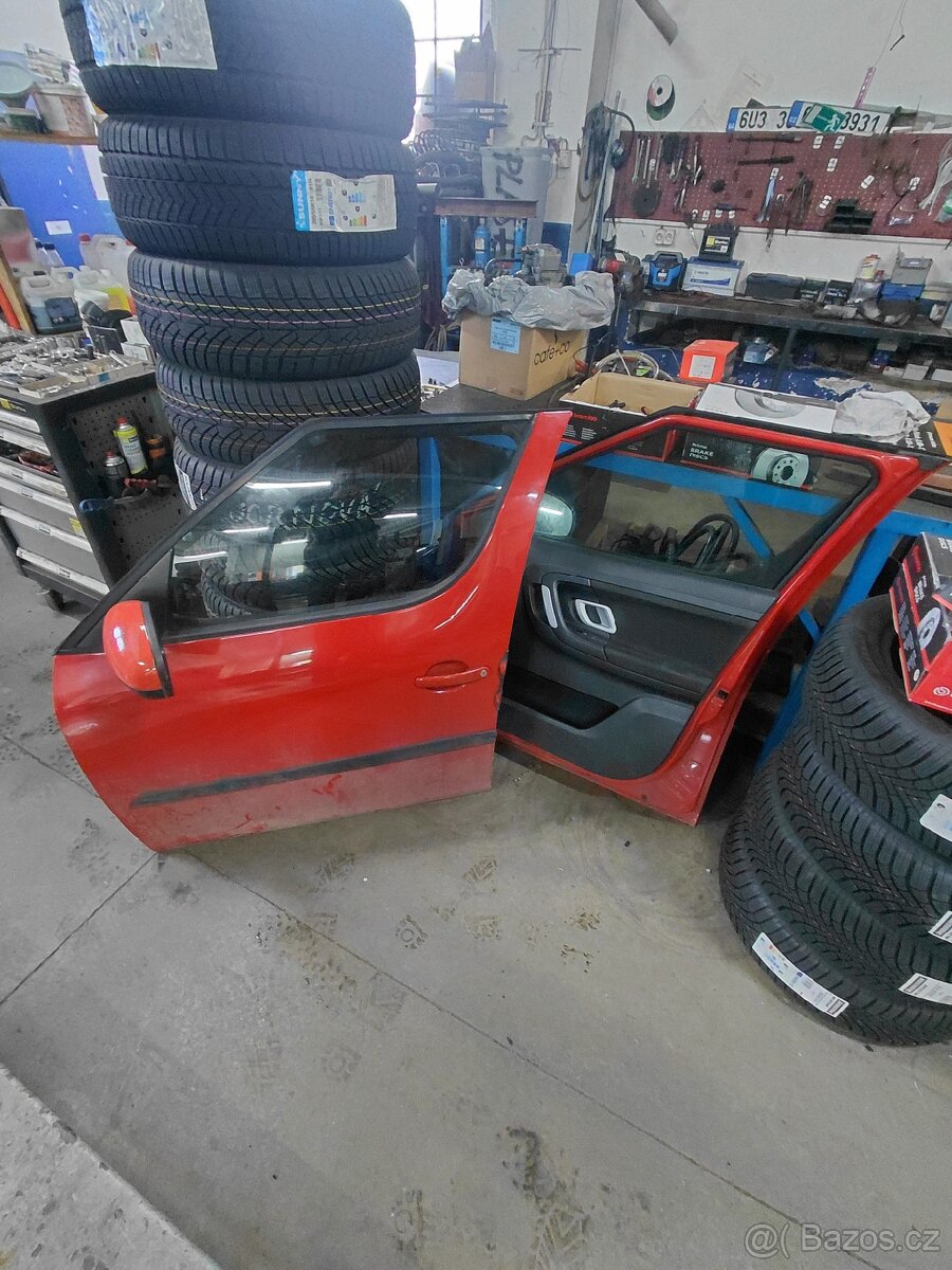 Škoda roomster dveře