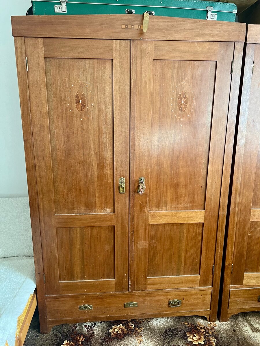 Starožitné skříně